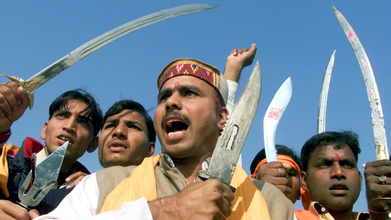‪الميليشيات الهندوسية المتطرفة تهدد التعايش‬ (رويترز)