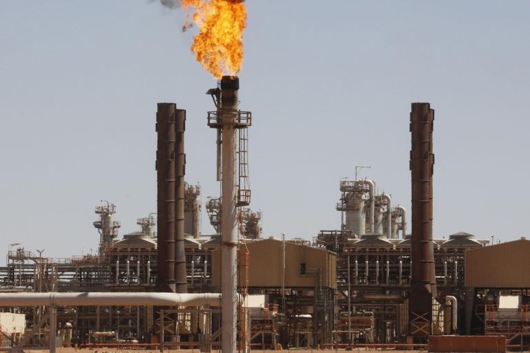 A general view of Tiguentourine Gas Plant in In Amenas, 1600 km (994 miles) southeast of Algiers, October 2, 2013.  Blast charred walls have been repainted and bullet holes plastered over at the In Amenas gas plant, as Algeria tries to tempt foreign oil workers back to the Sahara, after the January 16, 2013 attack by Islamist militants. Picture taken October 2, 2013. To match ALGERIA-AMENAS/  REUTERS/Louafi Larbi (ALGERIA - Tags: ENERGY BUSINESS)