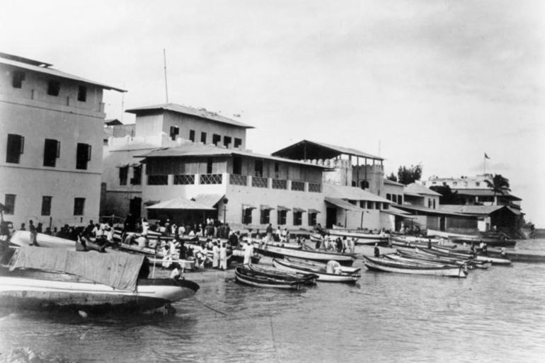 Omran Abdullah - ميناء زنجبار من البحر عام 1920 م، ويكيبيديا - عرب إفريقيا الناجين من زنجبار.. رحلة الهجرة إلى الوطن العُماني