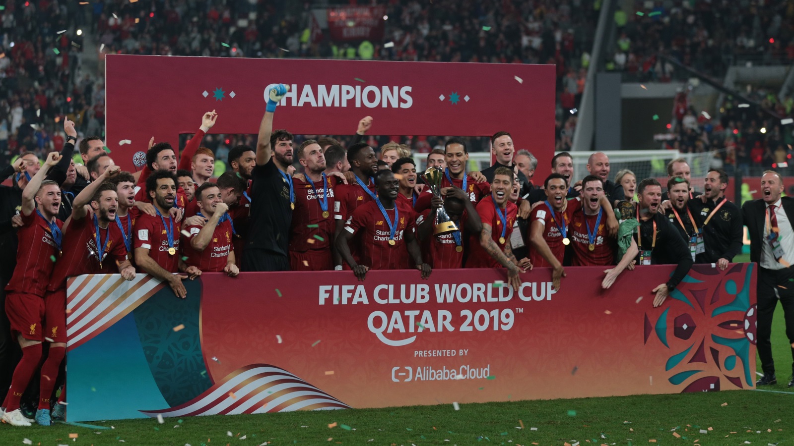 ‪ليفربول يحتفل بمونديال الأندية بدوحة قطر‬ (الأناضول)