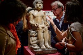 - تمثال "سخم كا" بيع بـ16 مليون جنيه إسترليني ولم تفلح السلطات المصرية في إعادته المصدر: وكالة الأنباء الفرنسية