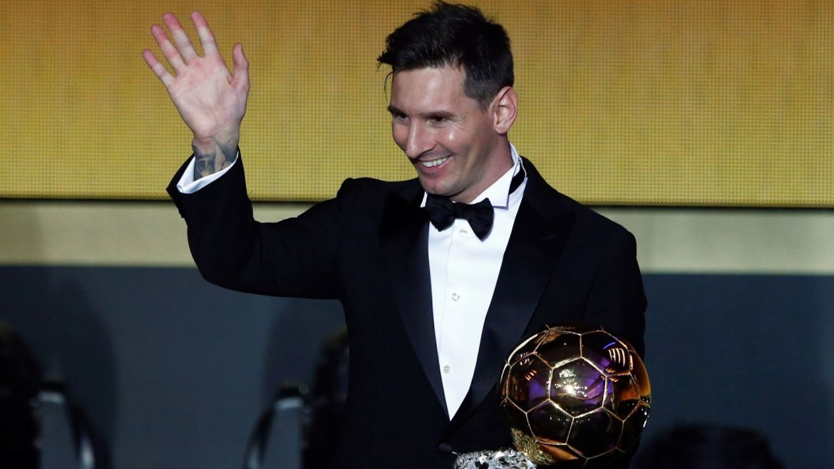 FILE PHOTO - FC Barcelona's Lionel Messi of Argentina holds the World Player of the Year award during the FIFA Ballon d'Or 2015 ceremony in Zurich, Switzerland, January 11, 2016.  REUTERS/Arnd Wiegmann/File Photo