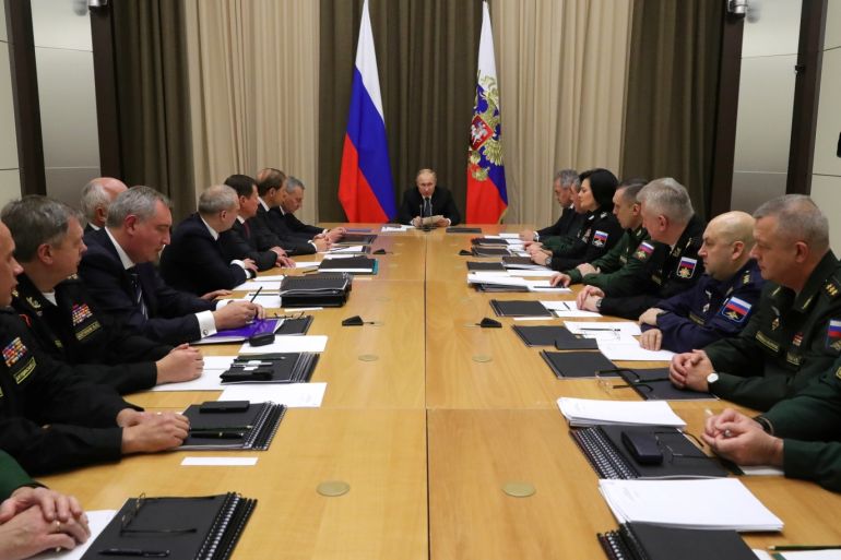 Russian President Vladimir Putin chairs a meeting with Defence Ministry officials and representatives of the military-industrial complex enterprises at the Bocharov Ruchei state residence in Sochi, Russia December 4, 2019. Sputnik/Mikhail Klimentyev/Kremlin via REUTERS ATTENTION EDITORS - THIS IMAGE WAS PROVIDED BY A THIRD PARTY.
