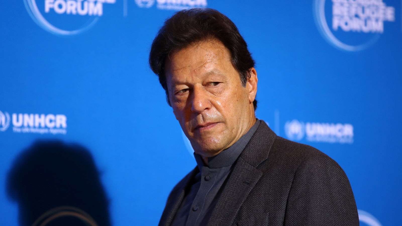 عمران خان أكد أن بلاده مستعدة لمواجهة أي تحركات هندية في كشمير (رويترز)