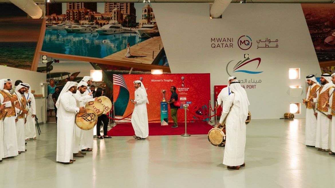 عرض تراثي في ميناء الدوحة احتفالا بالكأس