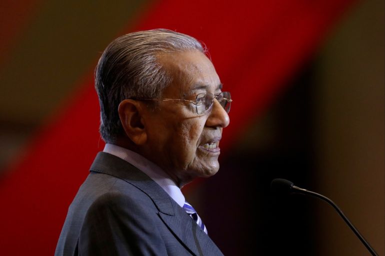 Malaysia's Prime Minister Mahathir Mohamad speaks during the signing ceremony for Bandar Malaysia in Putrajaya, Malaysia, December 17, 2019. REUTERS/Lim Huey Teng