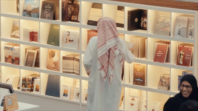 كاميرا الجزيرة تتجول في معرض الدوحة للكتاب