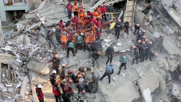زلزال تركيا.. أصوات من تحت الأنقاض وارتفاع عدد الضحايا