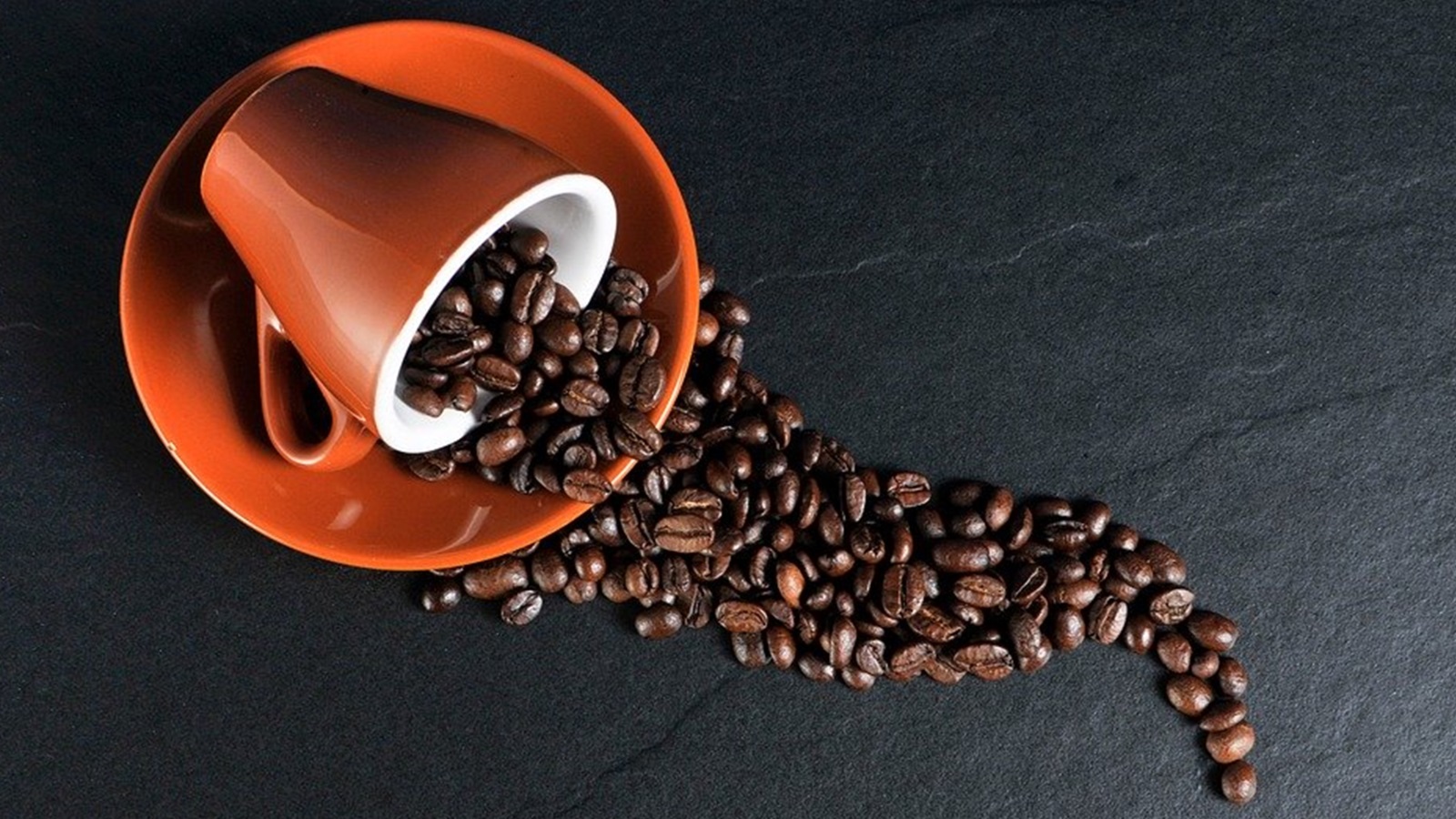 ‪15 غراما من حبوب القهوة يعد كافيا لإعداد فنجان قهوة مثالي‬ (بيكساباي)