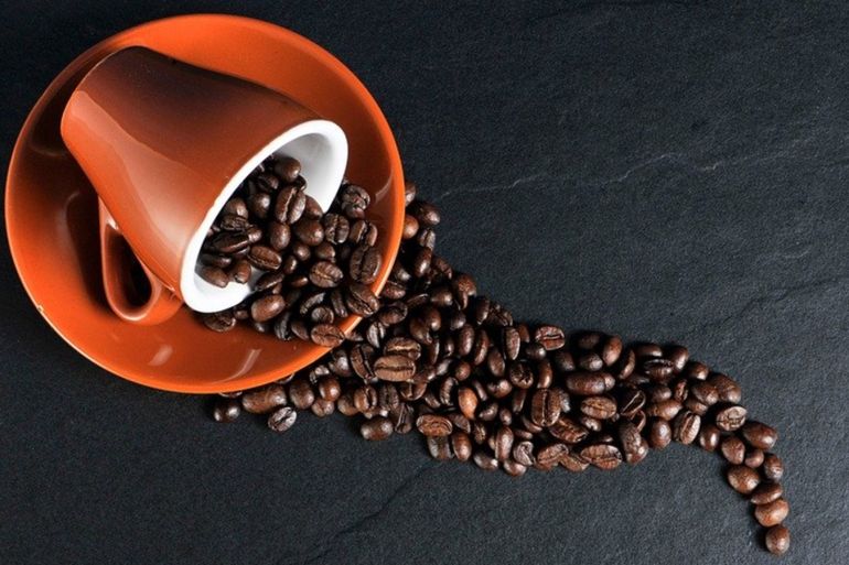 15 جرام من حبوب القهوة يعد كافيا لإعداد فنجان قهوة مثالي (بيكساباي)