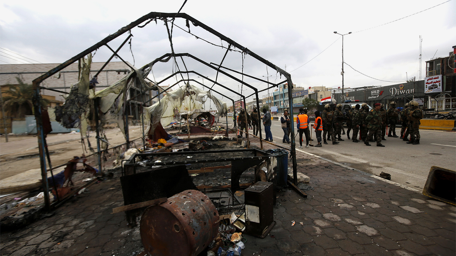 بعد حرق خيم المعتصمين في البصرة وتمركز قوات الأمن (الأوروبية)