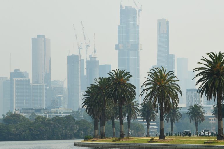 moke haze hangs in the air over Melbourne, Australia, 13 January 2019. Smoke haze from the East Gippsland bushfires has drifted across Victoria reaching Melbourne today prompting health warnings from authorities. EPA-EFE/JAMES ROSS AUSTRALIA AND NEW ZEALAND OUT