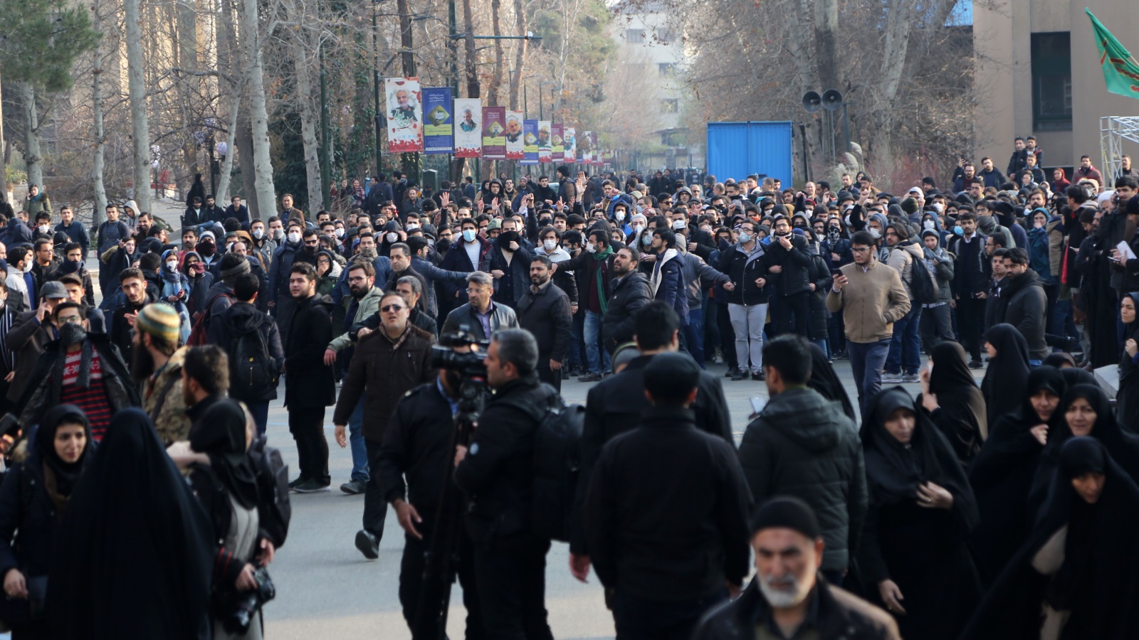 ‪احتجاجات مناهضة للسلطات الإيرانية خرجت اليوم في طهران لليوم الرابع على التوالي على خلفية كارثة إسقاط الطائرة الأوكرانية‬ (الأناضول)