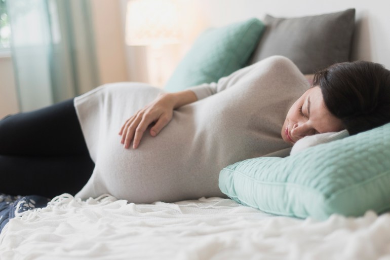 أفضل وضعية للنوم أثناء الحمل