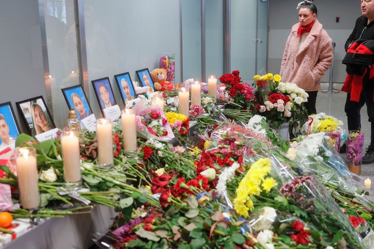 الحزن والألم يهيمنان على أسر ضحايا الطائرة الأوكرانية