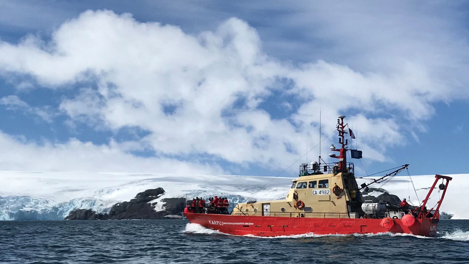 ‪بعثة تحقيق علمية بالقطب الجنوبي‬  (رويترز)