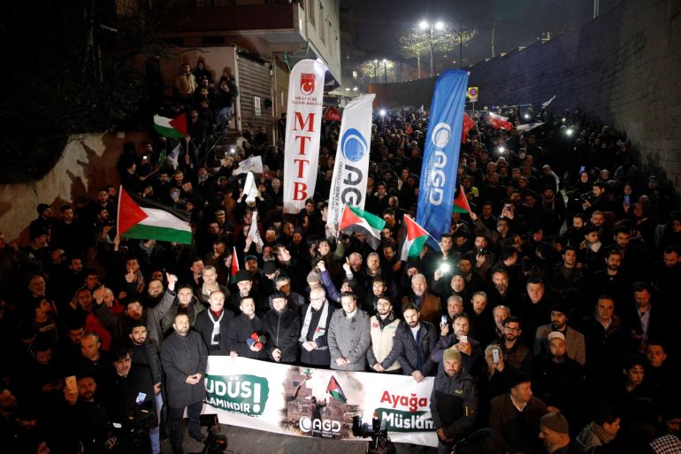 Protesters gather to protest against U.S. President Donald Trump's proposed Middle East peace plan, near the U.S. Consulate in Istanbul, Turkey January 29, 2020. REUTERS/Kemal Aslan