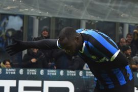 MILAN, ITALY - JANUARY 14: Romelu Lukaku of FC Internazionale celebrates his first goal during the Coppa Italia match between FC Internazionale and Cagliari Calcio at Stadio Giuseppe Meazza on January 14, 2020 in Milan, Italy. (Photo by Pier Marco Tacca/Getty Images)