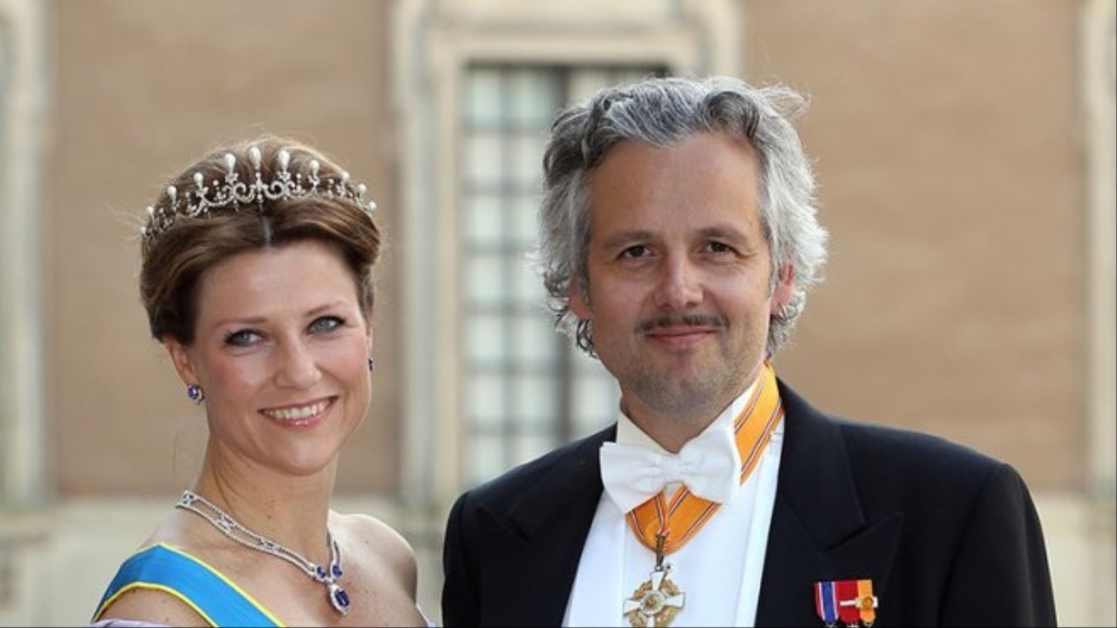 ‪الأميرة النرويجية مارثا لويز وزوجها السابق آري بهن‬ (مواقع التواصل)