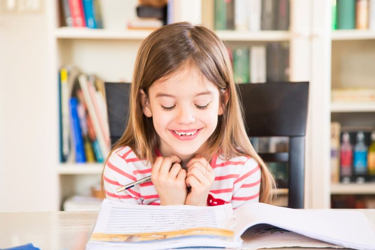 علماء النفس يكتشفون كيفية مساعدة الطفل على التركيز على الواجبات المدرسية