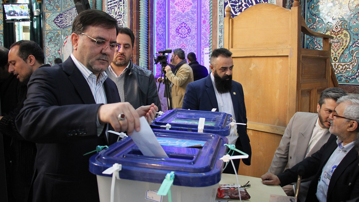 الإيرانيون يدلون بأصواتهم في الانتخابات البرلمانية الـ11 بتاريخ الجمهورية