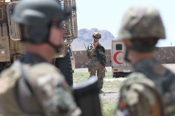 epa07542558 US soldiers attend a training session for the Afghan Army in Herat, Afghanistan, 02 May 2019. The 12,000 NATO-led troops in the country have a mainly training and backup role in the context of operation Resolute Support, since the...