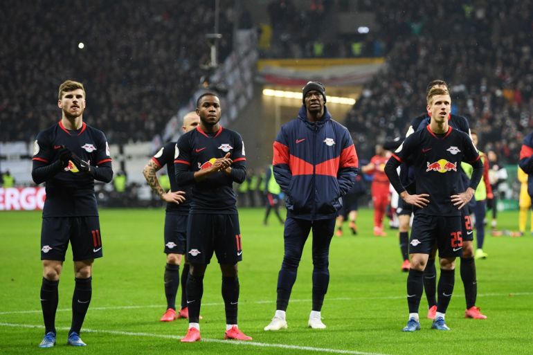 FRANKFURT AM MAIN, GERMANY - FEBRUARY 04: The RB Leipzig team react to defeat after the DFB Cup round of sixteen match between Eintracht Frankfurt and RB Leipzig at Commerzbank Arena on February 04, 2020 in Frankfurt am Main, Germany. (Photo by Matthias Hangst/Bongarts/Getty Images)