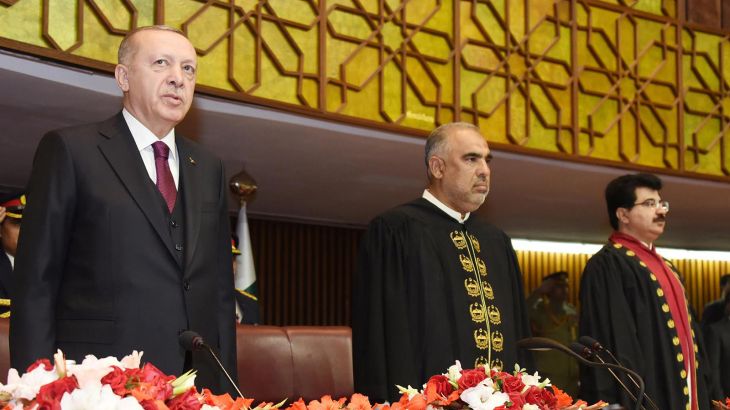 أردوغان وخان يوقعان عدة اتفاقيات بين البلدين في مجالات عدة