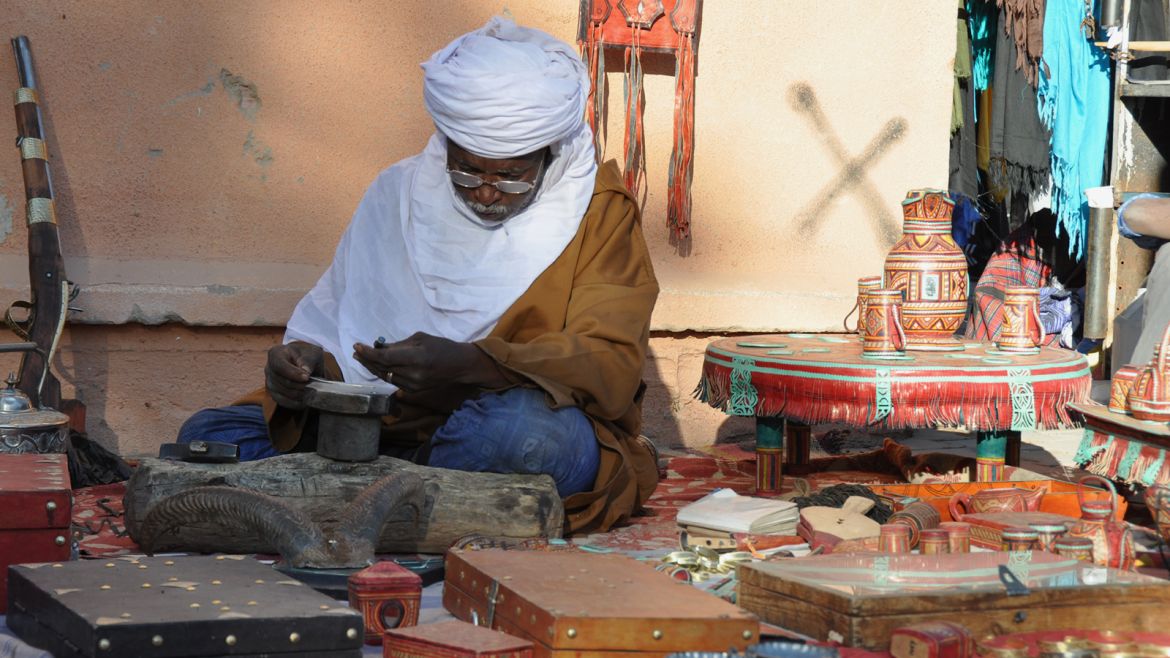 الصناعات اليدوية لاتزال حاضرة في مدينة تاغيت العريقة