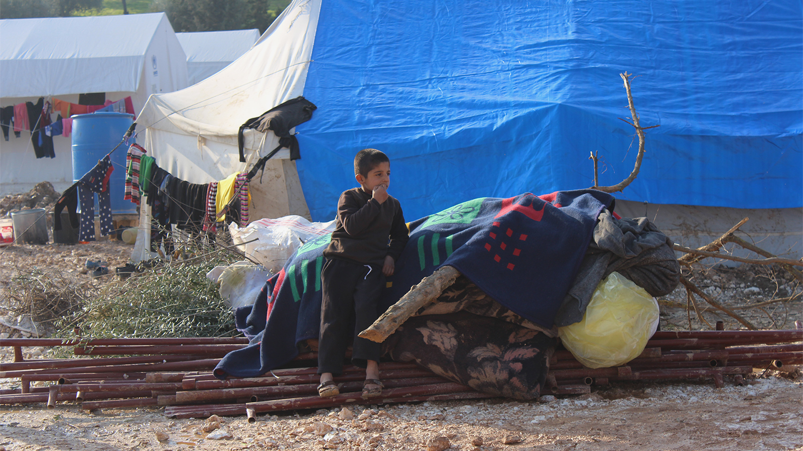 ‪نداءات حقوقية بإغاثة مئات آلاف المهجرين السوريين‬ (الجزيرة نت)