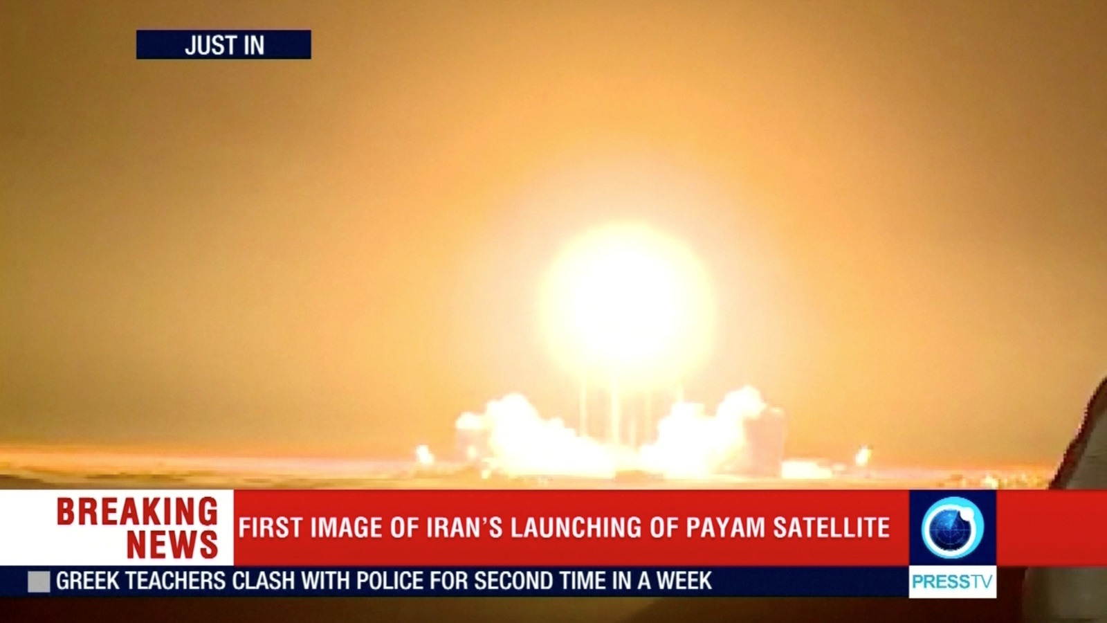 ‪لحظة إطلاق طهران قمرا صناعيا في بداية العام الماضي لكنها لم تكلل بالنجاح‬ (رويترز)