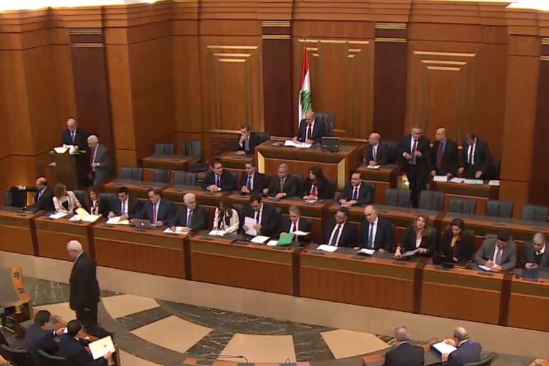 البرلمان اللبناني يمنح حكومة حسان دياب الثقة