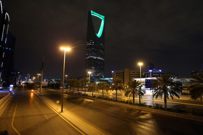A general view shows an empty street after a curfew was imposed to prevent the spread of the coronavirus disease (COVID-19), in Riyadh, Saudi Arabia March 24, 2020. Picture taken March 24, 2020. REUTERS/Ahmed Yosri