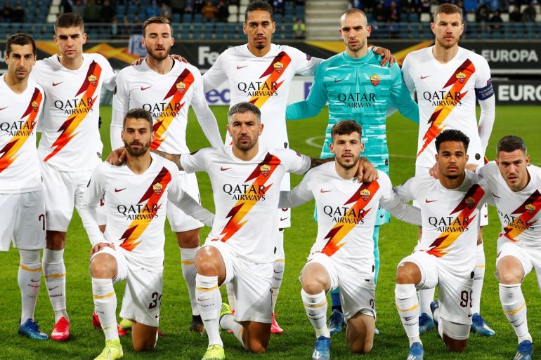 Soccer Football - Europa League - Round of 32 Second Leg - Gent v AS Roma - The Ghelamco Arena, Ghent, Belgium - February 27, 2020 AS Roma players pose for a team group photo before the match REUTERS/Francois Lenoir