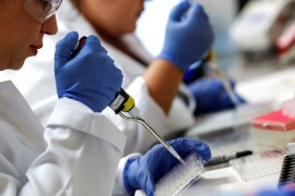 سباق محموم بين العلماء لاكتشاف لقاح مضاد لفيروس كورونا