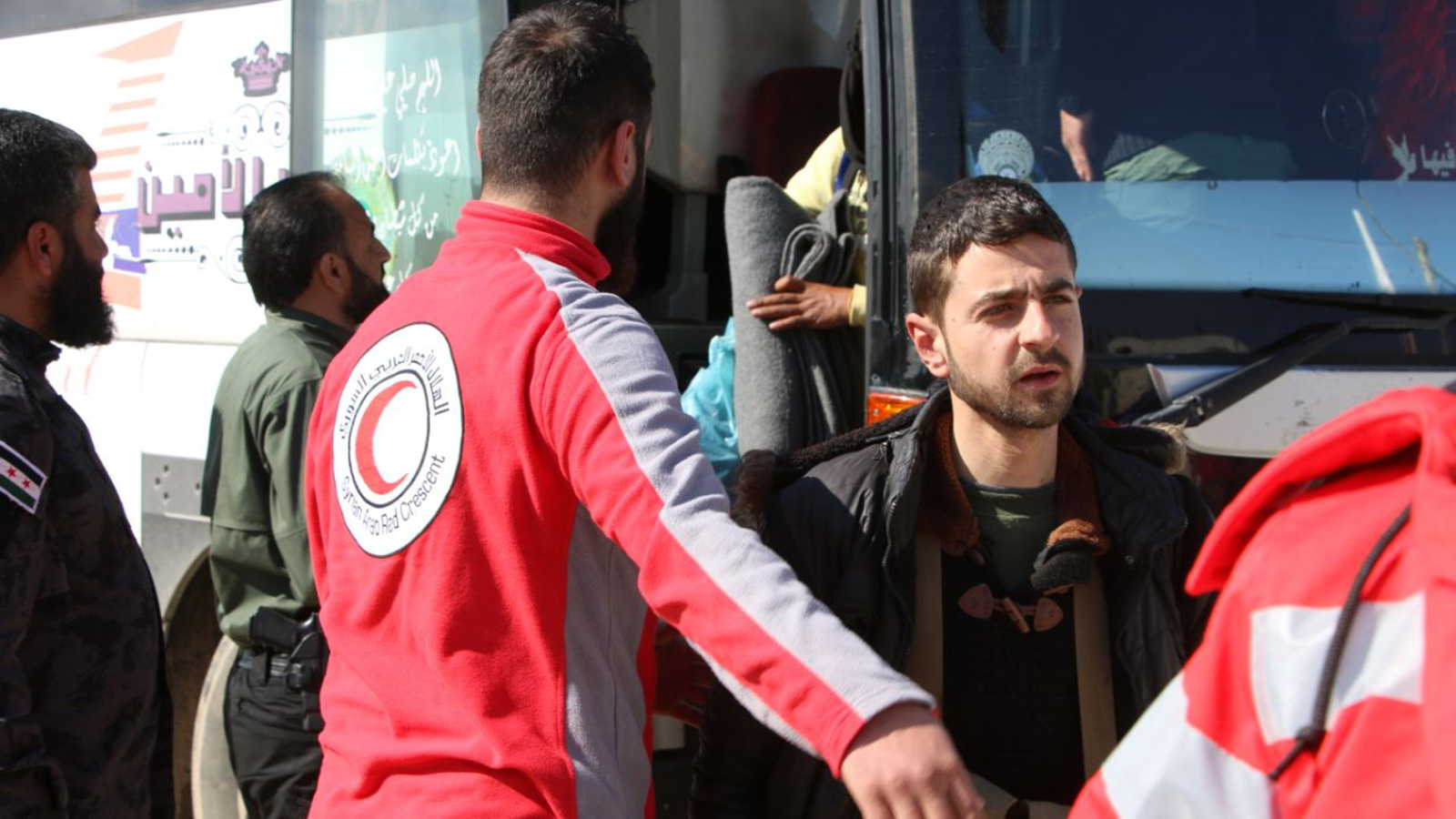 عدد من مقاتلي المعارضة السورية رفضوا أن يكونوا مجندين ضمن قوات النظام (الجزيرة)