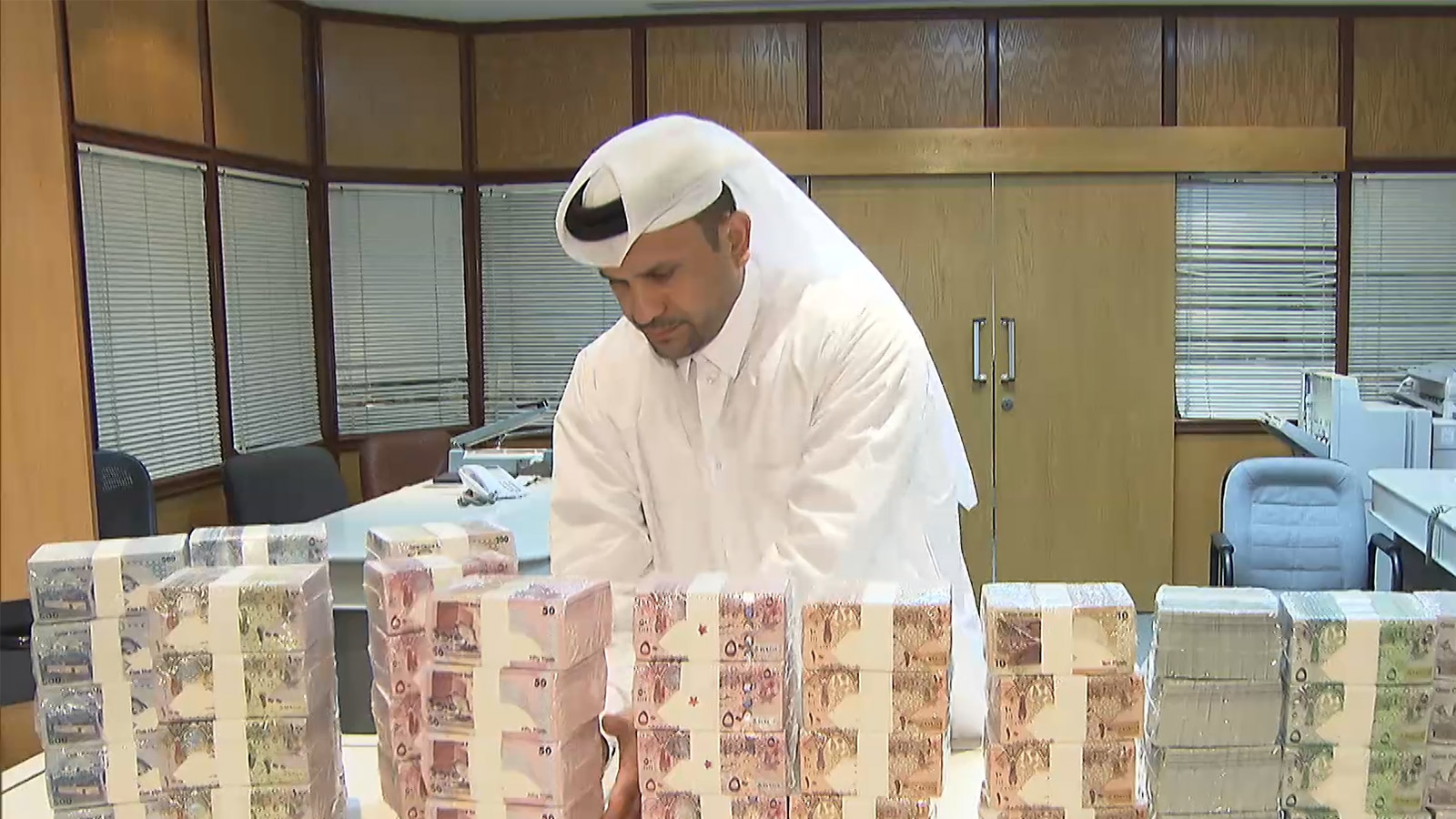 الحكومة القطرية ستقدم محفزات مالية للقطاع الخاص بقيمة 75 مليون ريال قطري(الجزيرة نت)