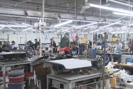 لمواجهة كورونا بغزة.. مصانع إنتاج ملابس وأدوات طبية تضاعف نشاطها