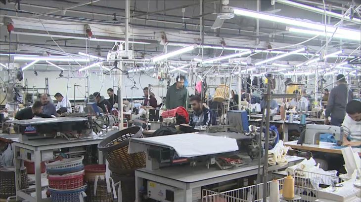 لمواجهة كورونا بغزة.. مصانع إنتاج ملابس وأدوات طبية تضاعف نشاطها