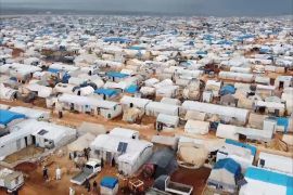 لمواجهة كورونا.. حملات توعية وتعقيم في مخيمات النازحين بريف إدلب