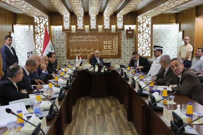 وزير الاسكان العراقي بنكان ريكاني خلال اجتماع سابق