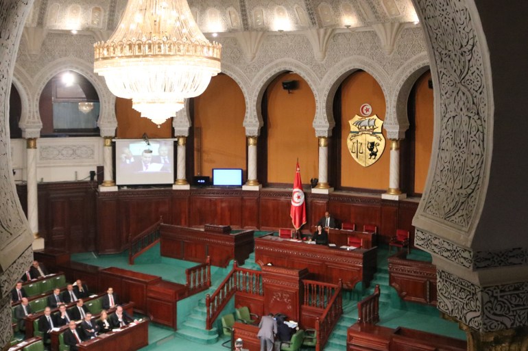 شهدت جلسة البرلمان التونسي حول الدبلوماسية البرلمانية تجاه الملف الليبي خلافات وانقسامات حادة بين مكونات الائتلاف الحاكم