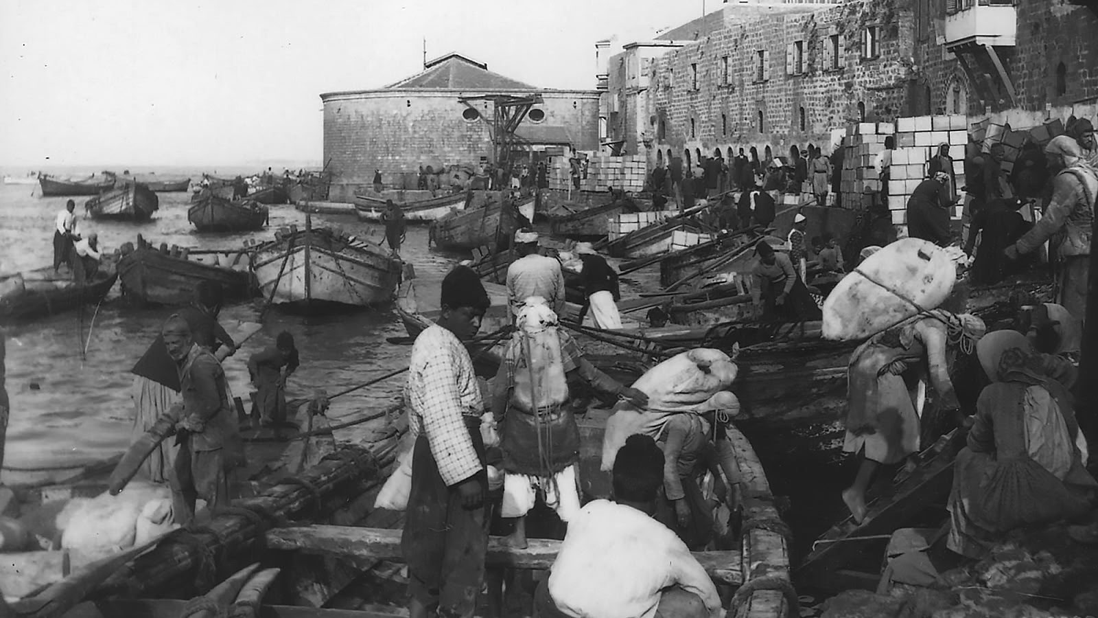 ‪صيادون في فلسطين قبل النكبة عام 1948‬  (مواقع تواصل)