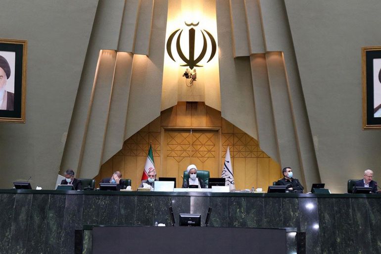 البرلمان الإيراني (الصحافة الإيرانية)