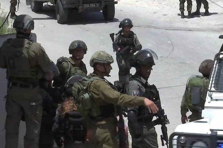 إثر مقتل جندي من وحدة النخبة.. قوات الاحتلال تدهم بلدة يعبد