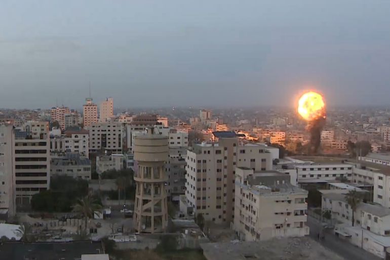 معادلة القصف بالقصف.. إسرائيل تقصف مواقع في قطاع غزة والمقاومة ترد