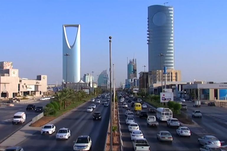 بعد إعلان وزير المالية عن التقشف.. سوق الأسهم السعودية يسجل انخفاضا