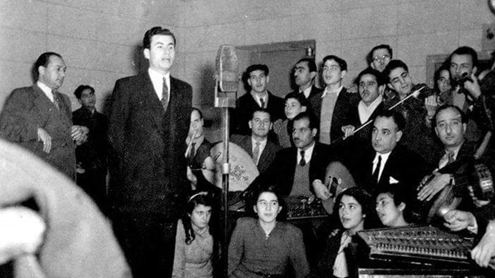 ‪الإذاعة الفلسطينية التي كانت تعتبر ثاني إذاعة في العالم العربي بعد اقتتاح الإذاعة المصرية‬ (مواقع تواصل)