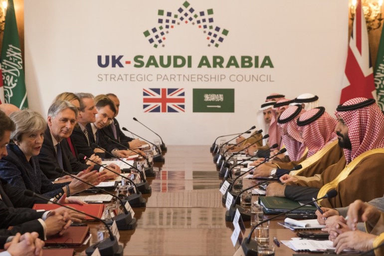 LONDON, ENGLAND - MARCH 07: British Prime Minister Theresa May (3rd L) and Saudi Crown Prince Mohammed bin Salman (2nd R) hold a meeting with other members of the British government and Saudi ministers and delegates inside number 10 Downing Street on March 7, 2018 in London, England. Saudi Crown Prince Mohammed bin Salman has made wide-ranging changes at home supporting a more liberal Islam. Whilst visiting the UK he will meet with several members of the Royal family a
