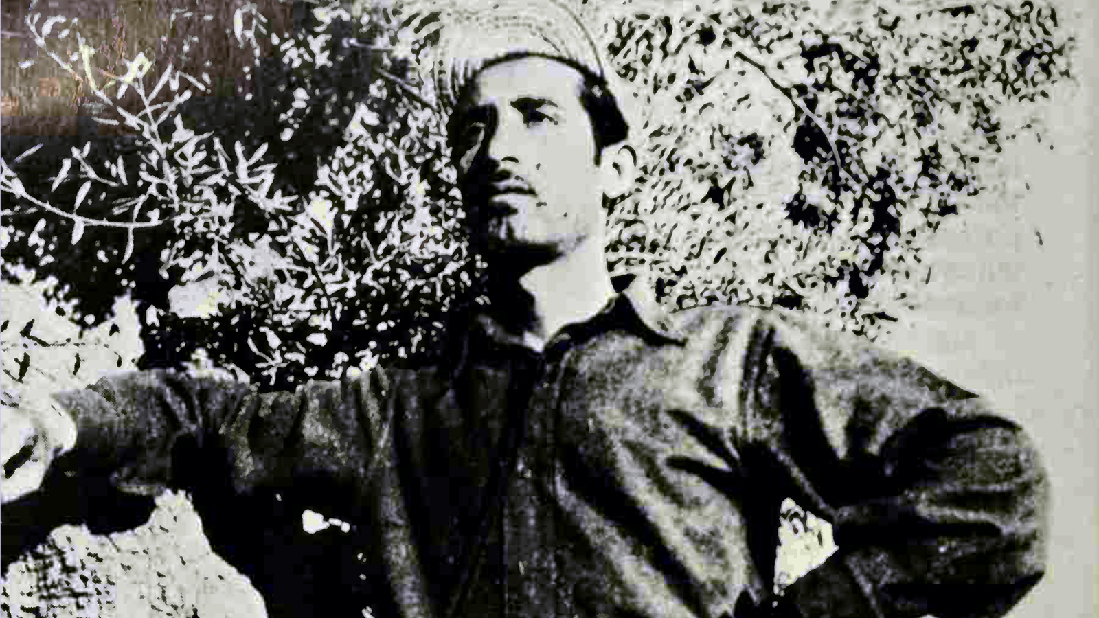 صورة شخصية لفوزي القطب الذي ولد وتوفي في دمشق وقاد وحدة النسف والتدمير في تنظيم الجهاد المقدس في حرب 1948 (الجزيرة- أرشيف)